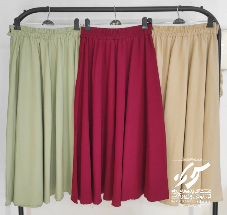 از راست به چپ : کرمی ،زرشکی ، سبز کاهویی