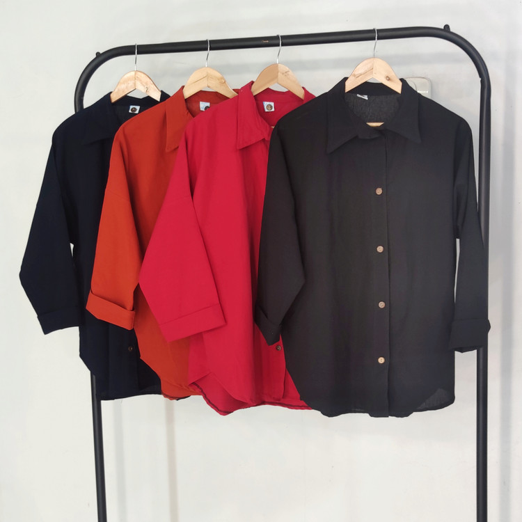 از راست به چپ : مشکی ،قرمز آجری ،سورمه ای