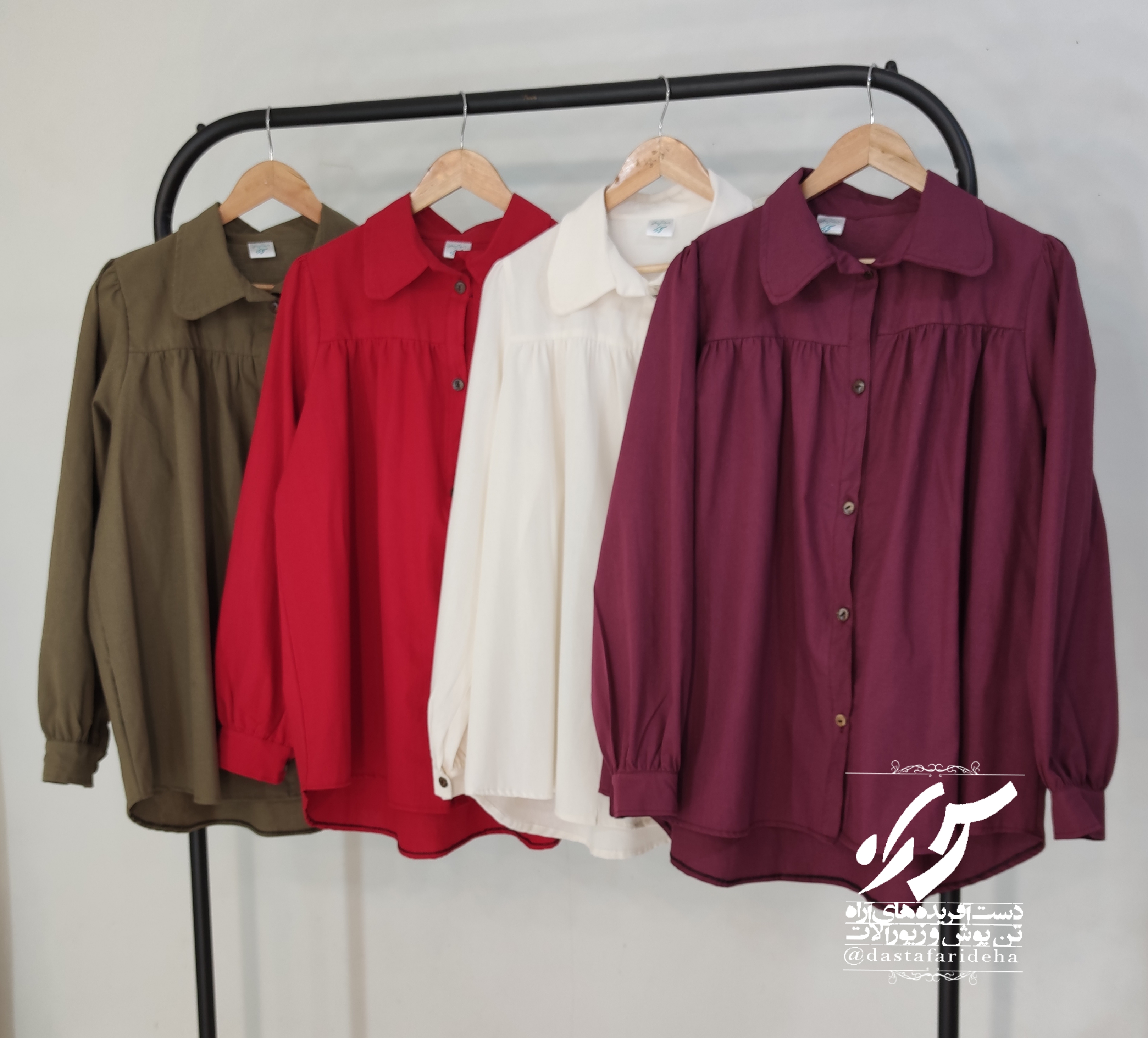 از راست به چپ : ارغوانی ،سفید ،قرمز ، ارتشی