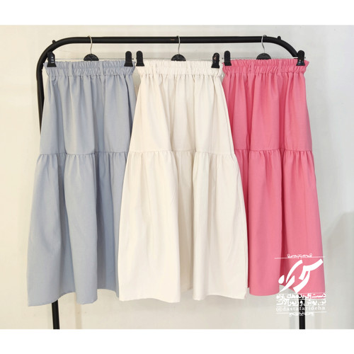 از راست به چپ : صورتی باربی ، سفید ، آبی یخی