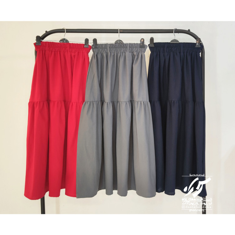 از راست به چپ: سورمه ای ، طوسی ، قرمز