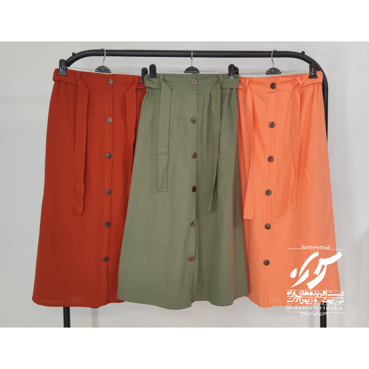 از راست به چپ :هلویی ، سبز ارتشی ، آجری