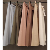 از راست به چپ : سفید ، کرمی ، صورتی ، سبز ، آبی یخی