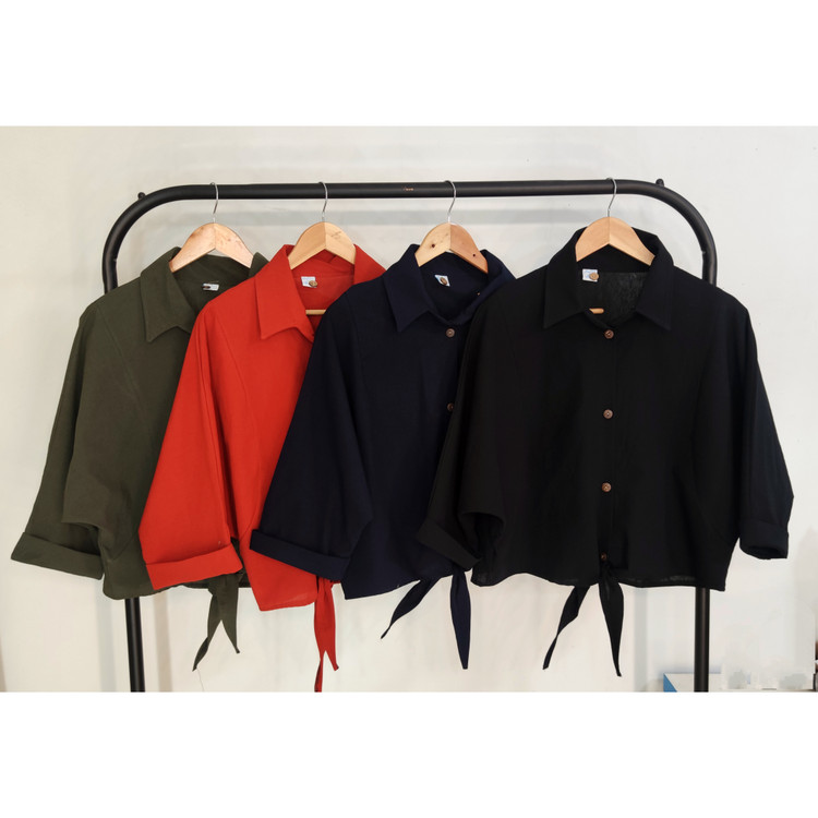 از راست به چپ : مشکی ، سورمه ای ، آجری ، سبز ارتشی