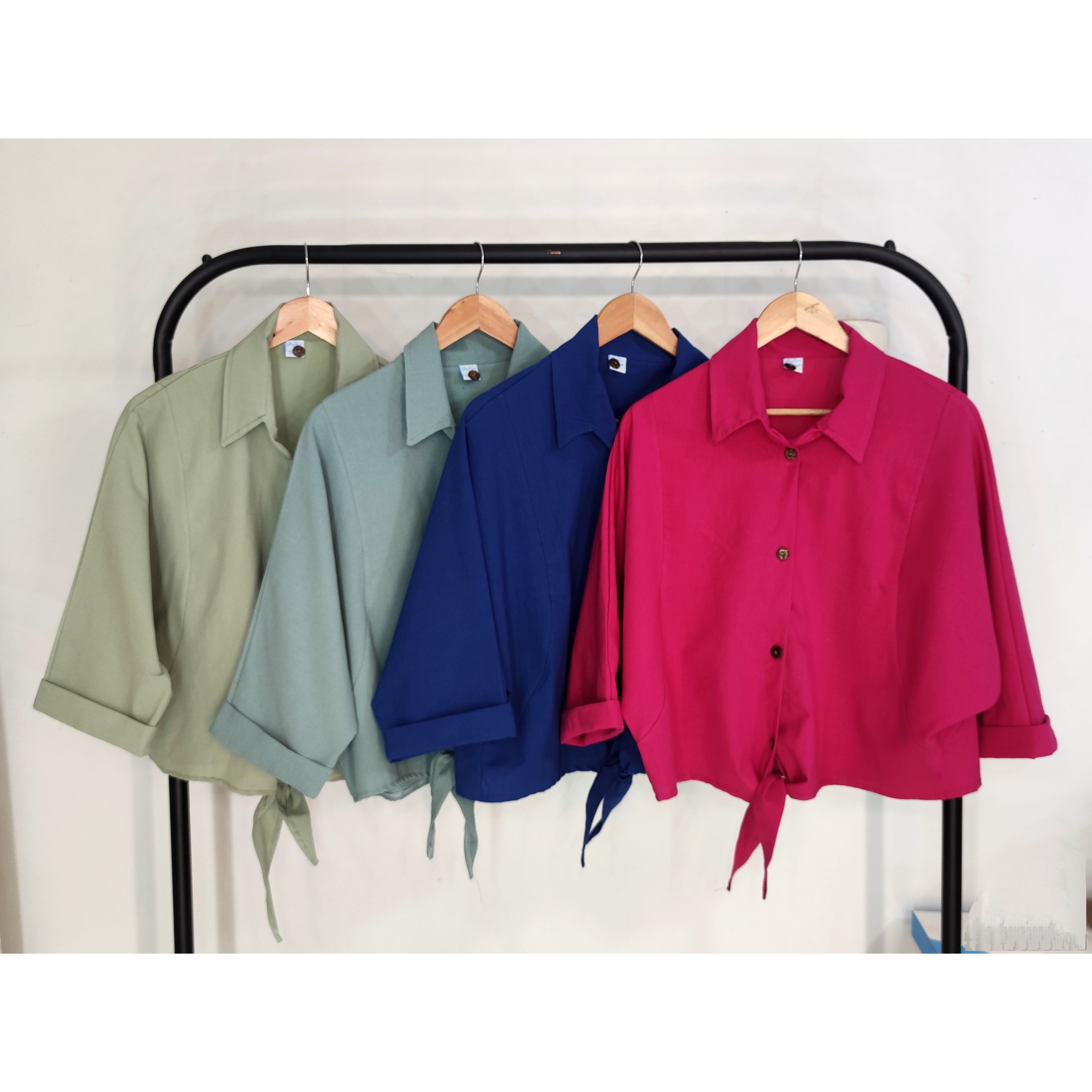 از راست به چپ : سرخابی ، آبی کاربنی ، آبی اقیانوسی ، سبز کاهویی