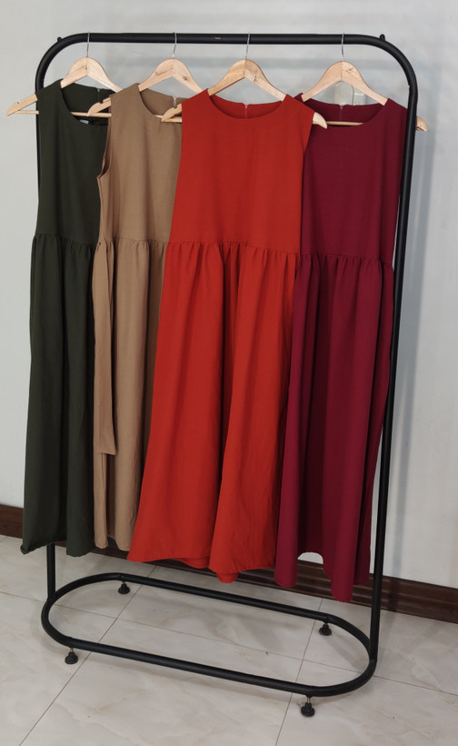 از راست به چپ : زرشکی ، آجری ، نسکافه ای ،سبز ارتشی