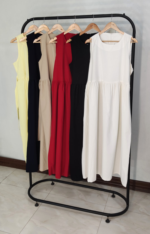 از راست به چپ : سفید ،مشکی ، قرمز ، کرمی ، سورمه ای ، لیمویی