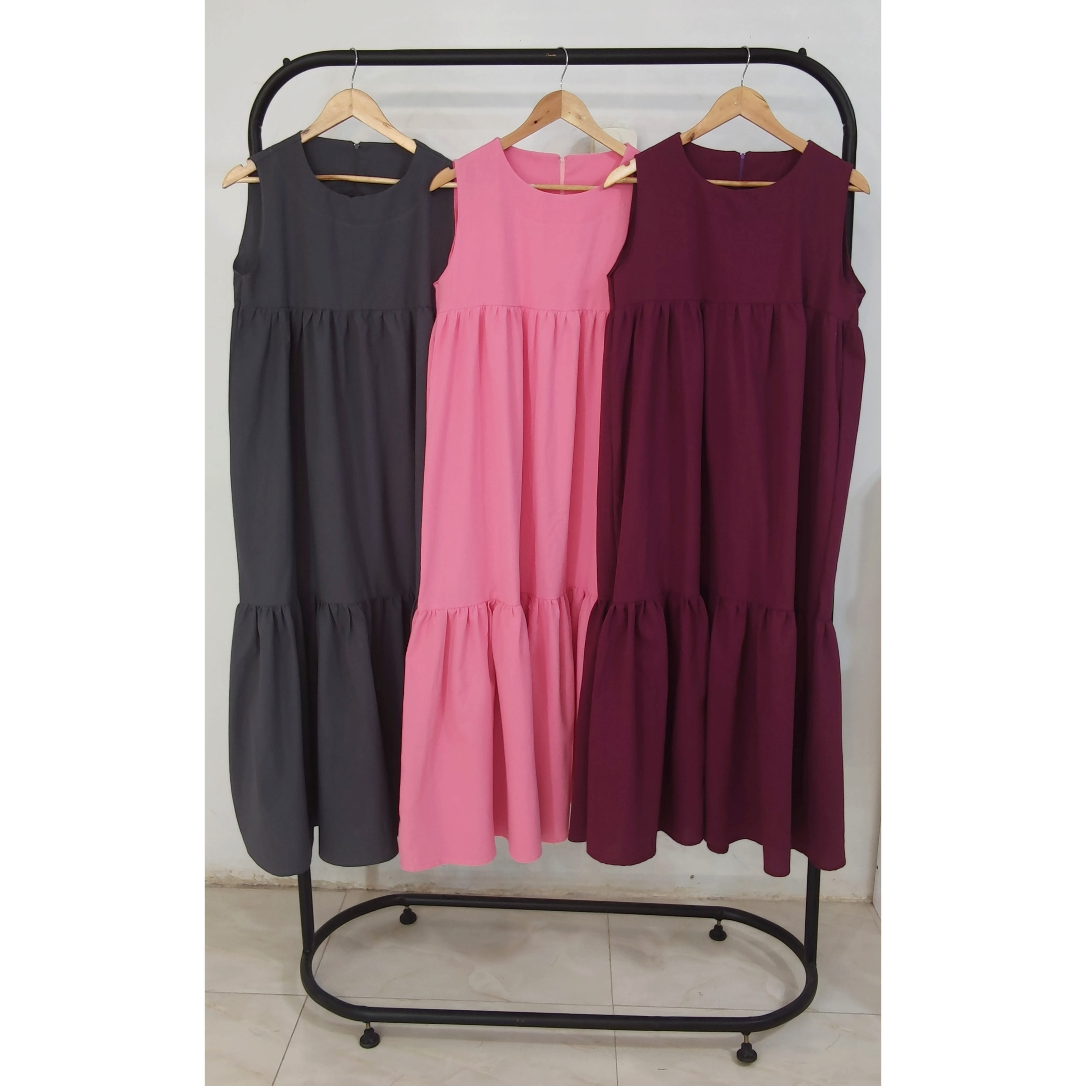 از راست به چپ : زرشکی ، باربی ، طوسی